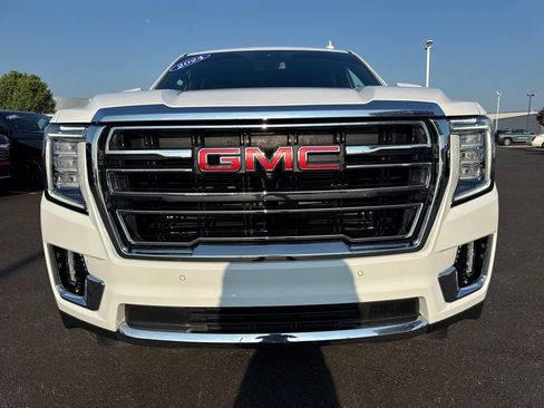 Used 2024 GMC Yukon SLT w/ SLT Luxury Package AWD/4WD image 11