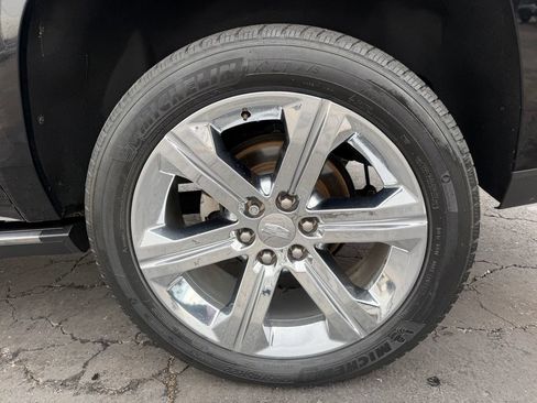Used 2018 Cadillac Escalade ESV Platinum AWD/4WD image 20