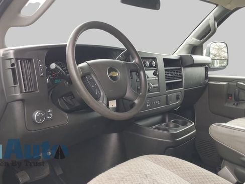 Used 2019 Chevrolet Express 3500 Extended w/ Driver Convenience Package RWD image 22