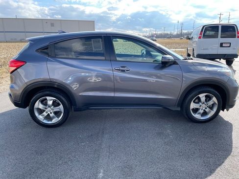 Used 2017 Honda HR-V EX image 8