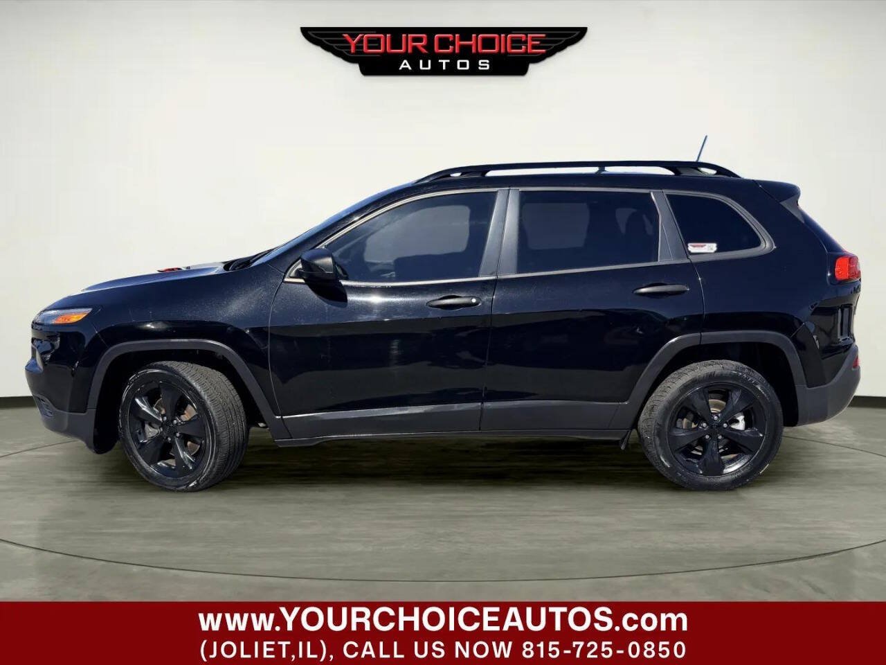 Used 2017 Jeep Cherokee Sport w/ Cold Weather Group FWD image 2