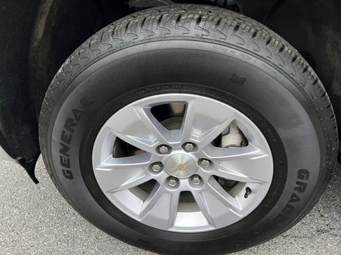 Used 2025 Chevrolet Silverado 1500 W/T RWD image 19