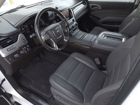 Used 2019 GMC Yukon XL Denali w/ Open Road Package image 9