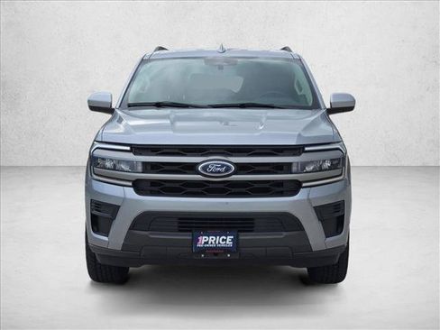 Used 2024 Ford Expedition XLT RWD image 2
