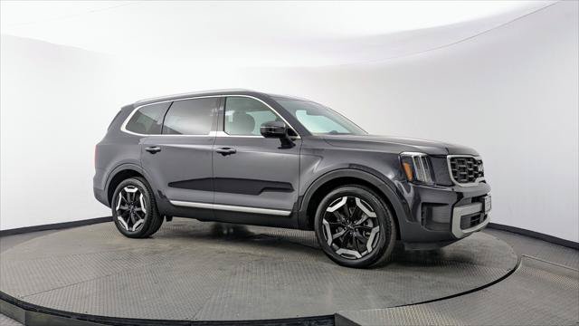 Used 2025 Kia Telluride S AWD/4WD image 11
