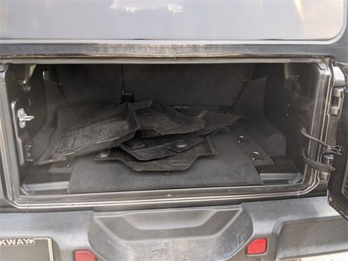 Used 2021 Jeep Wrangler Unlimited Rubicon w/ LED Lighting Group image 30