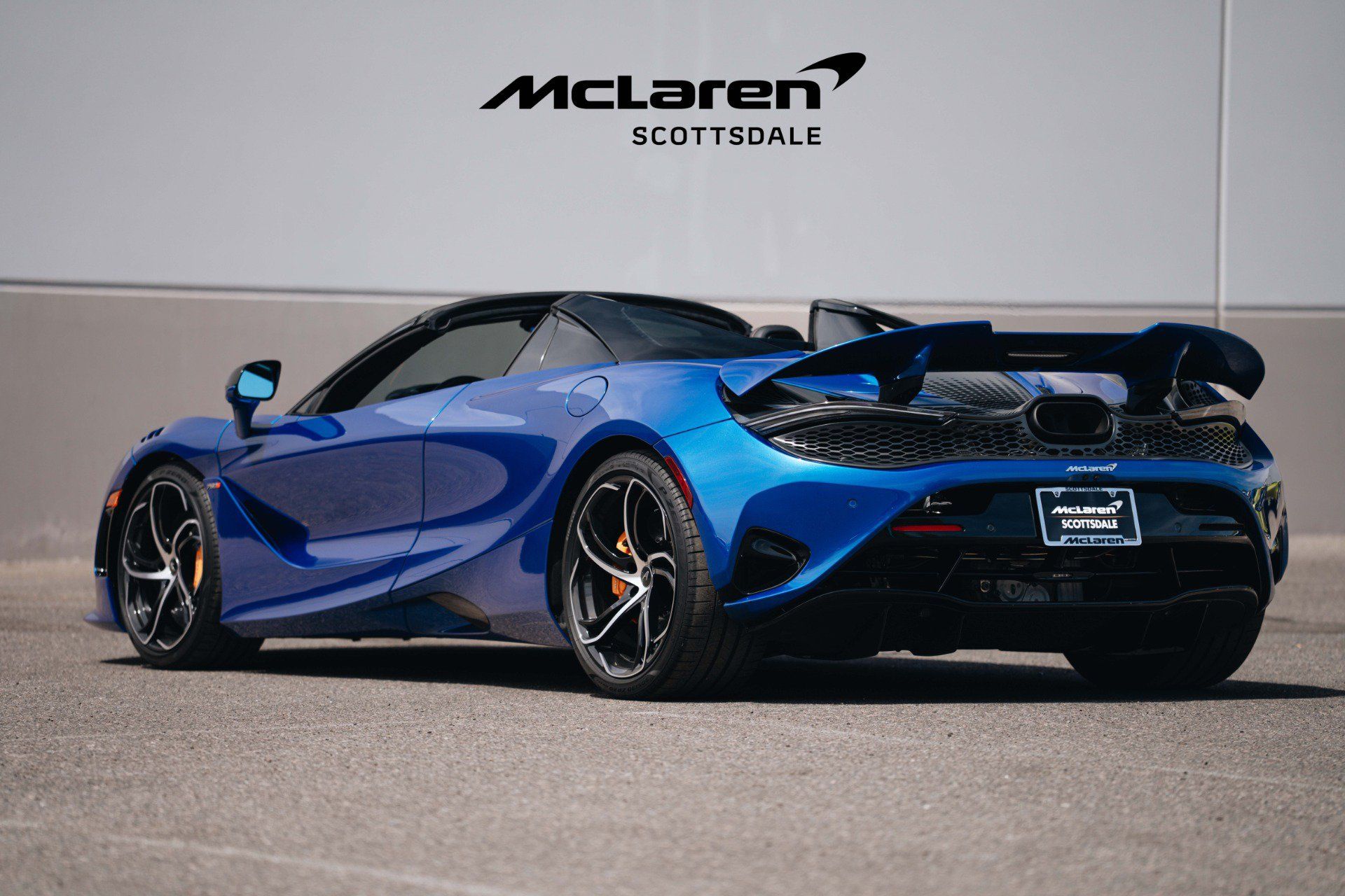 Used 2024 McLaren 750S Spider RWD image 7