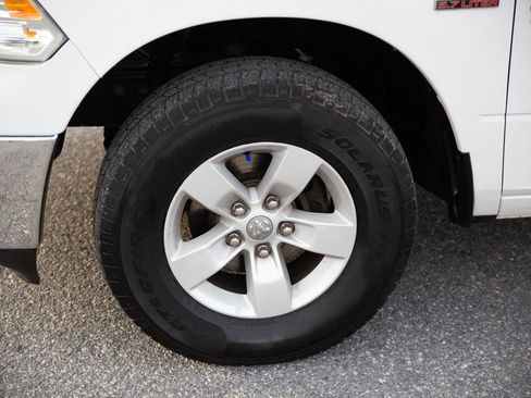 Used 2016 RAM 1500 Classic SLT image 10