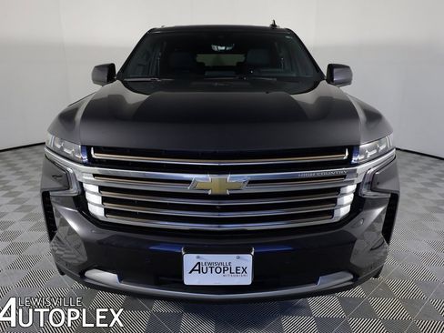 Used 2024 Chevrolet Suburban High Country w/ Advanced Technology Package image 2