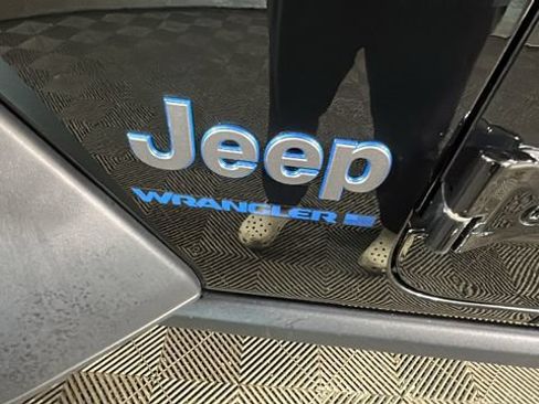 Used 2023 Jeep Wrangler Unlimited w/ Cold Weather Group AWD/4WD image 9