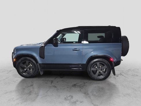 Used 2025 Land Rover Defender 90 X-Dynamic SE image 8