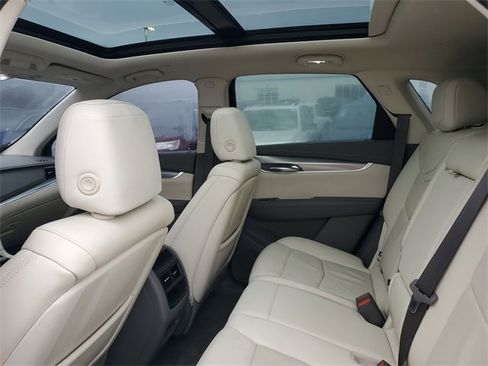 Used 2020 Cadillac XT5 Premium Luxury w/ LPO, Floor Liner Package image 9