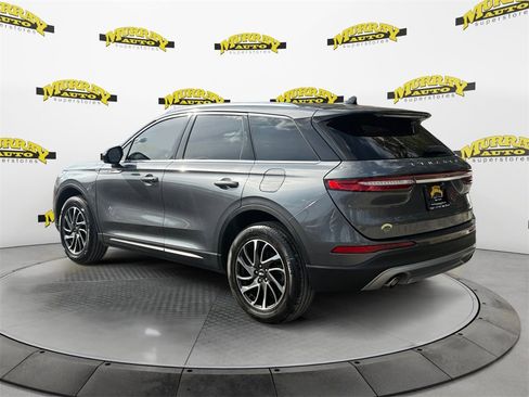 Used 2021 Lincoln Corsair FWD image 3