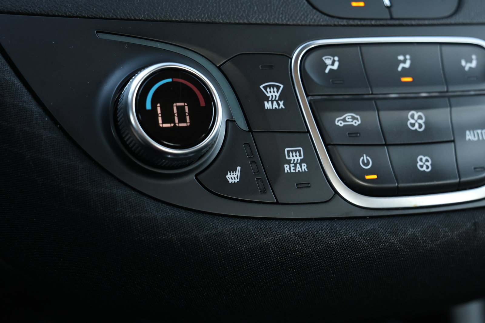 Used 2025 Chevrolet Malibu LT FWD image 3