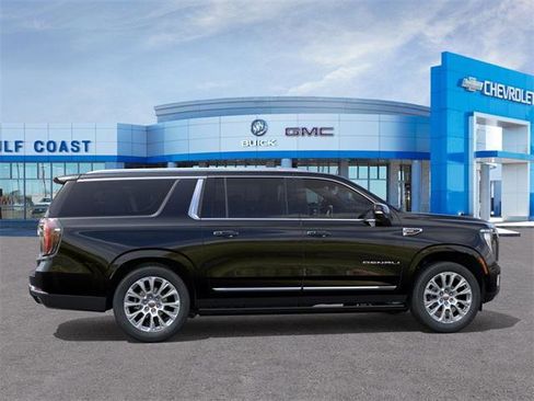 New 2026 GMC Yukon XL Denali w/ Denali Reserve Package image 5