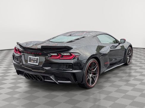 Used 2025 Chevrolet Corvette Z06 w/ Stealth Interior Trim Package RWD image 5