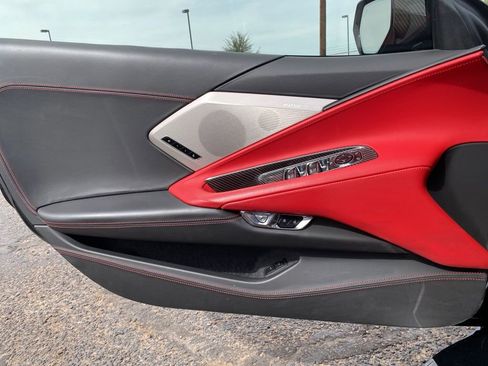 Used 2021 Chevrolet Corvette Stingray Premium Conv w/ Z51 Performance Package RWD image 33