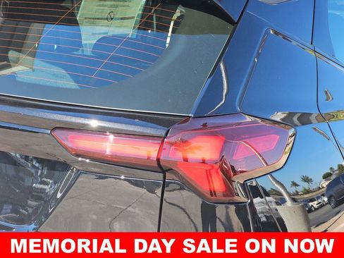 New 2027 Chevrolet Bolt LT w/ Comfort Package FWD image 39