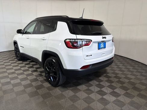 Used 2022 Jeep Compass Latitude w/ Convenience Group AWD/4WD image 5