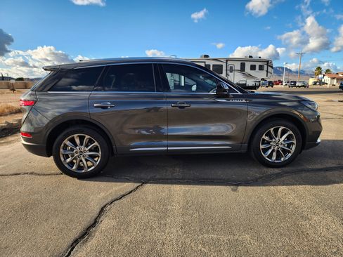 Used 2020 Lincoln Corsair FWD image 4