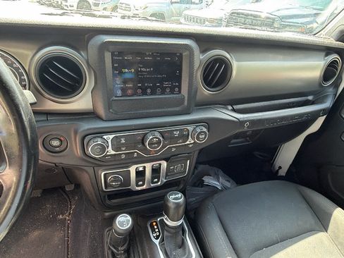 Used 2018 Jeep Wrangler Sport AWD/4WD image 24
