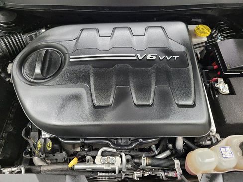 Used 2021 Jeep Cherokee Latitude Lux AWD/4WD image 30