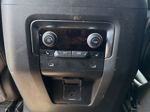Used 2023 Chevrolet Suburban LT w/ LT Signature Plus Package RWD image 13
