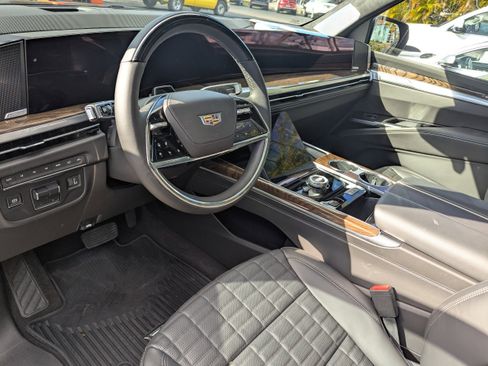 Certified 2025 Cadillac Escalade Sport Platinum w/ LPO, ONYX Package image 3