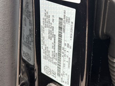 Certified 2025 Ford Escape Platinum image 28