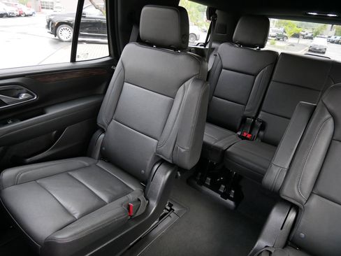 Used 2022 Chevrolet Tahoe LT w/ LT Signature Plus Package image 12