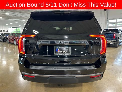 Used 2024 GMC Yukon Denali Ultimate AWD/4WD image 6