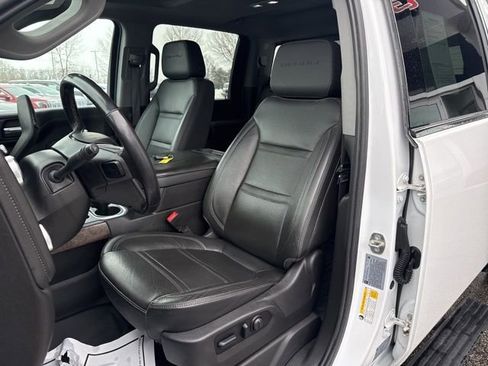 Used 2023 GMC Sierra 3500 Denali w/ Denali Ultimate Package image 17