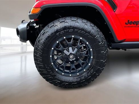 Used 2024 Jeep Gladiator Sport image 28