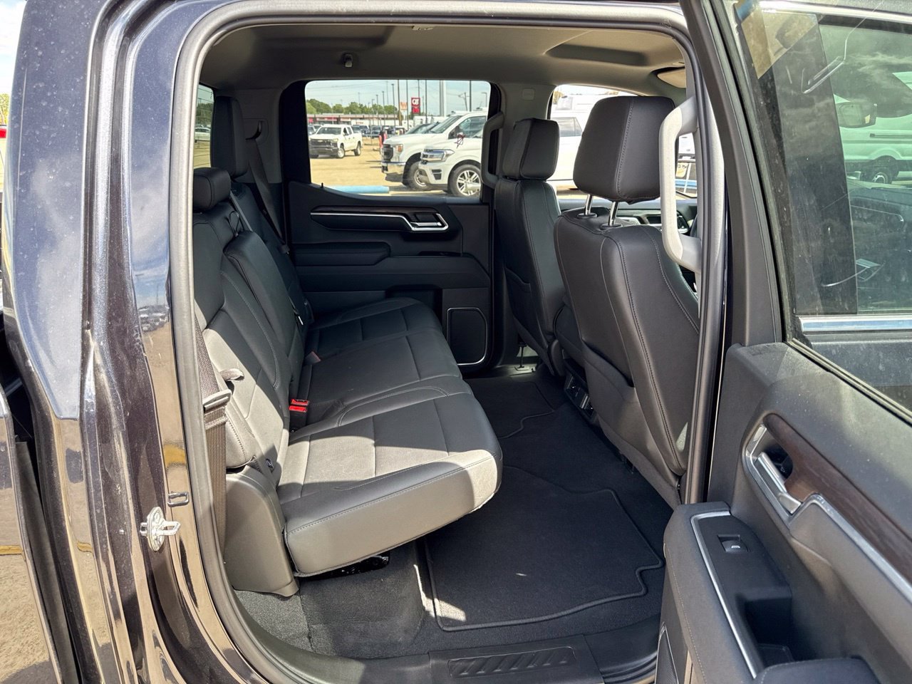 Used 2026 GMC Sierra 1500 SLT RWD image 11