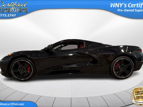 Used 2020 Chevrolet Corvette Stingray 2LT w/ 2LT Preferred Equipment Group RWD image 9