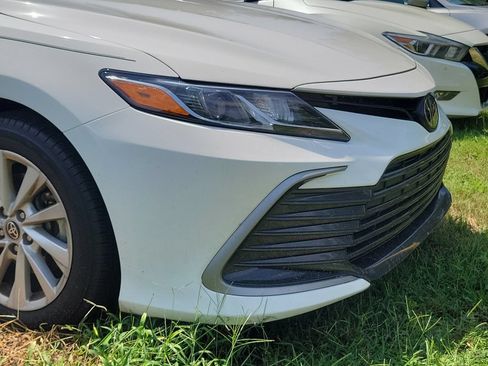 Used 2022 Toyota Camry LE FWD image 7