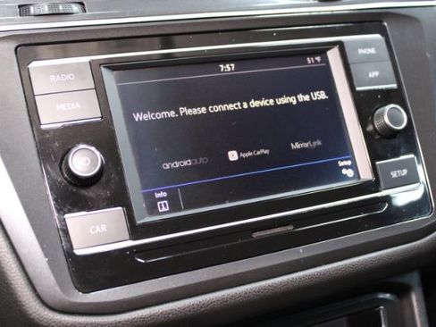 Used 2018 Volkswagen Tiguan S image 14