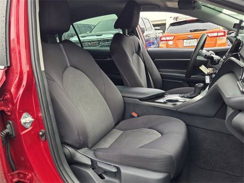 Used 2021 Toyota Camry LE image 18