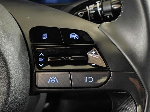 Certified 2025 Hyundai Elantra Sport image 30