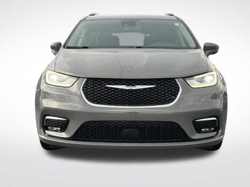 Used 2022 Chrysler Pacifica Touring-L FWD image 3