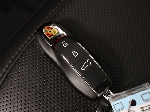 New 2025 Porsche Macan image 23