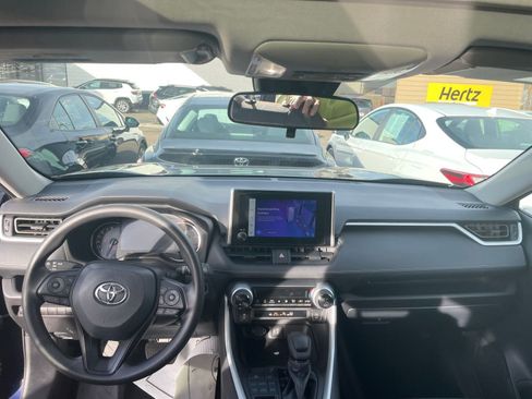 Used 2025 Toyota RAV4 XLE image 33