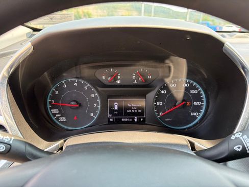 Used 2022 Chevrolet Equinox LS AWD/4WD image 12