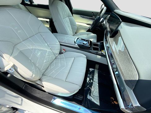 New 2026 BMW 760i xDrive AWD/4WD image 15