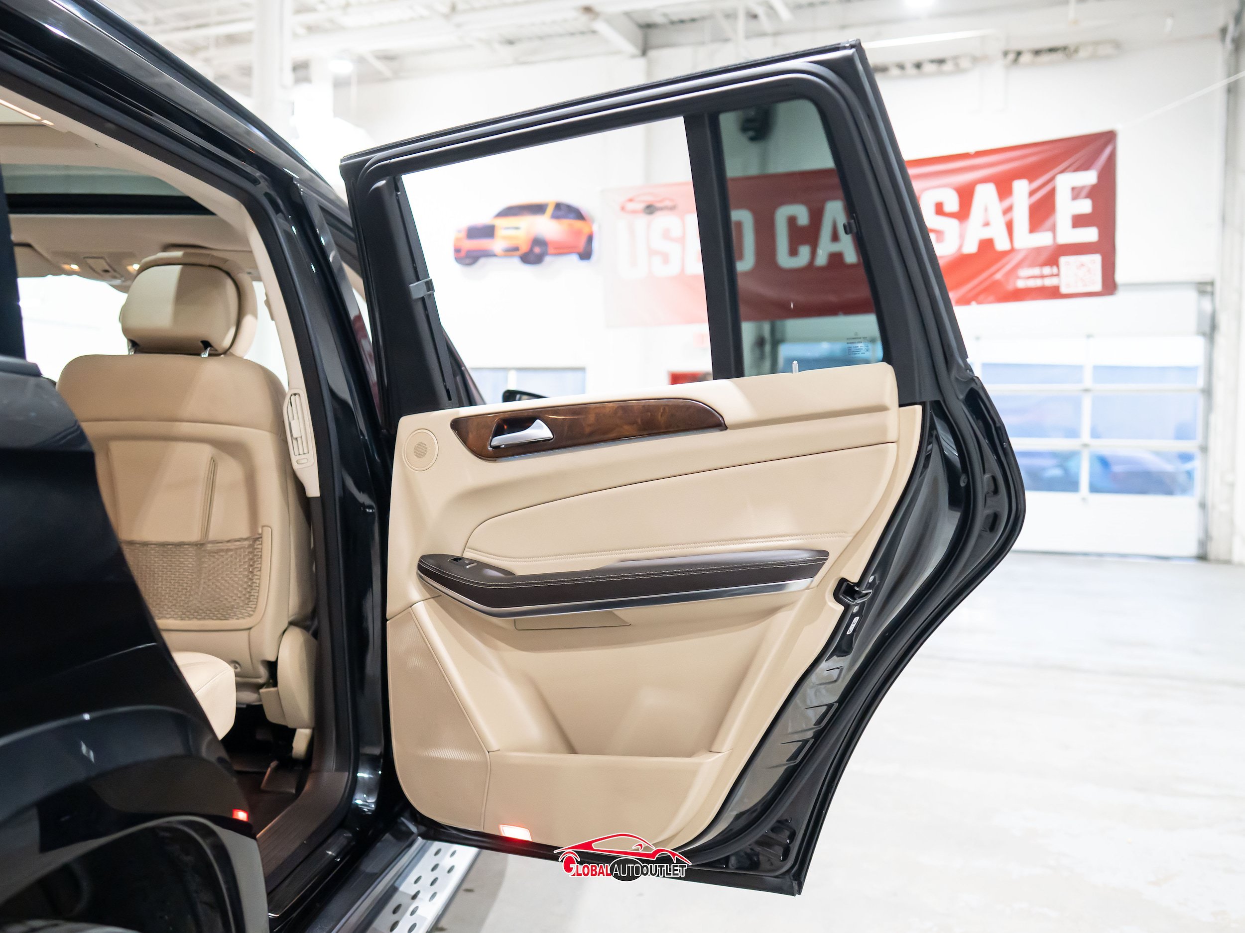 Used 2018 Mercedes-Benz GLS 550 4MATIC w/ Driver Assistance Package image 50