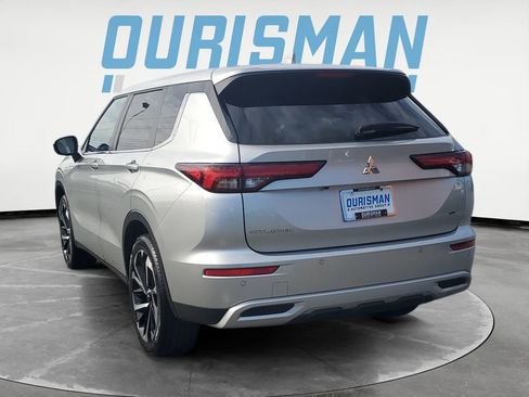 Used 2024 Mitsubishi Outlander SE image 4