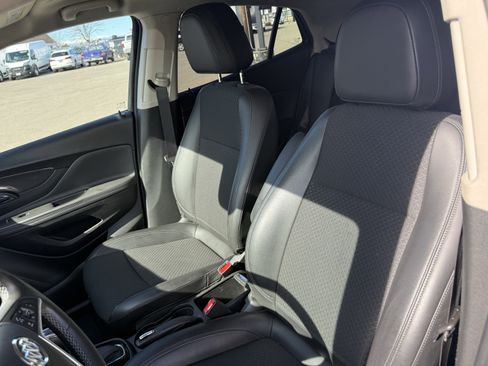 Used 2022 Buick Encore Preferred w/ Safety Package image 22