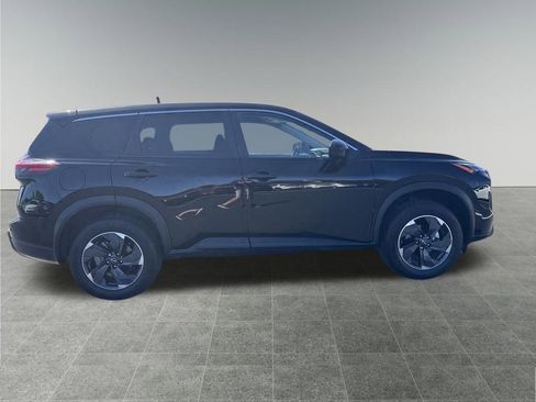 Used 2025 Nissan Rogue SV image 7