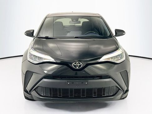 Used 2020 Toyota C-HR XLE FWD image 2