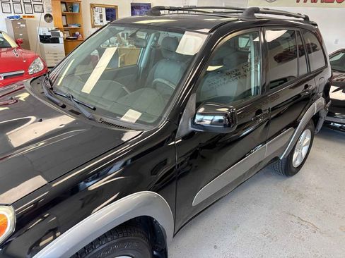 Used 2005 Toyota RAV4 2WD image 3